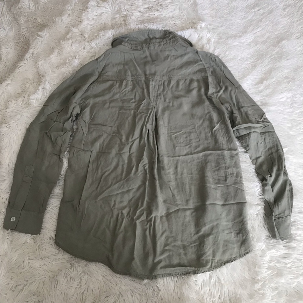 Button down top - Picture 2 of 3